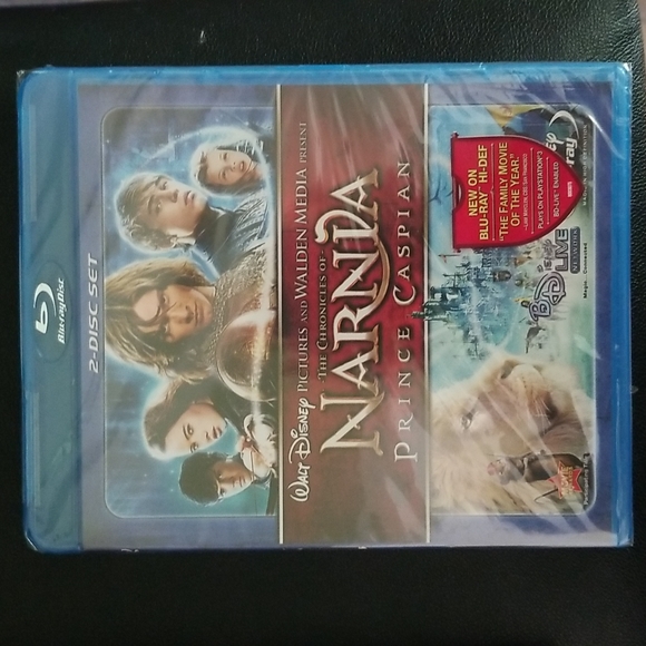 The chronicles of Narnia.  2 dvds.  New.  Includes collectible photo book - Picture 3 of 6